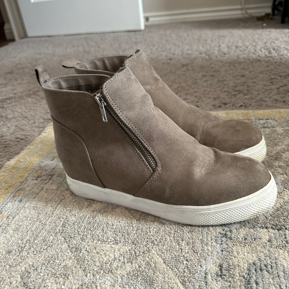 High ankle wedge booties